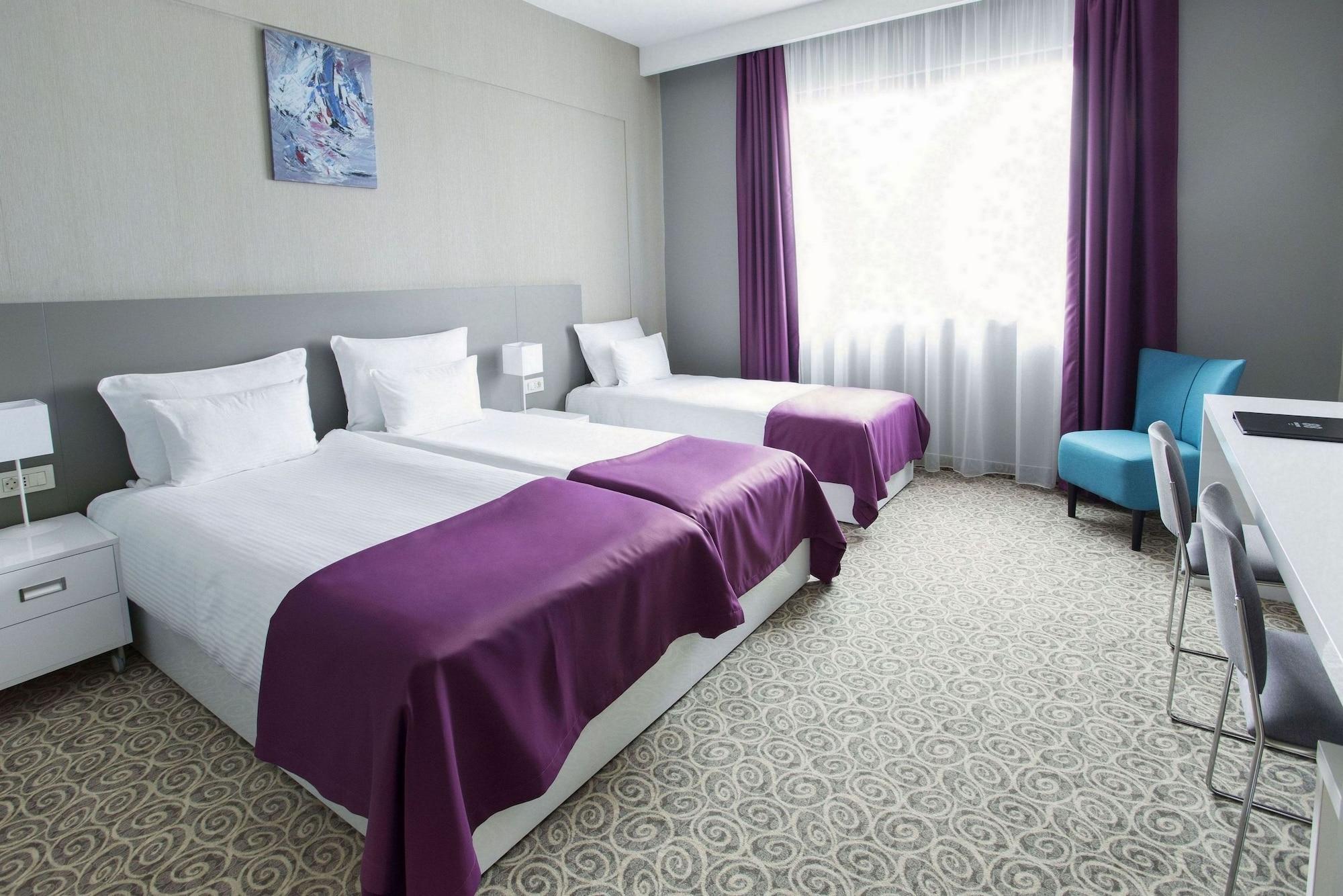 Radisson Red Belgrade Hotel Екстериор снимка