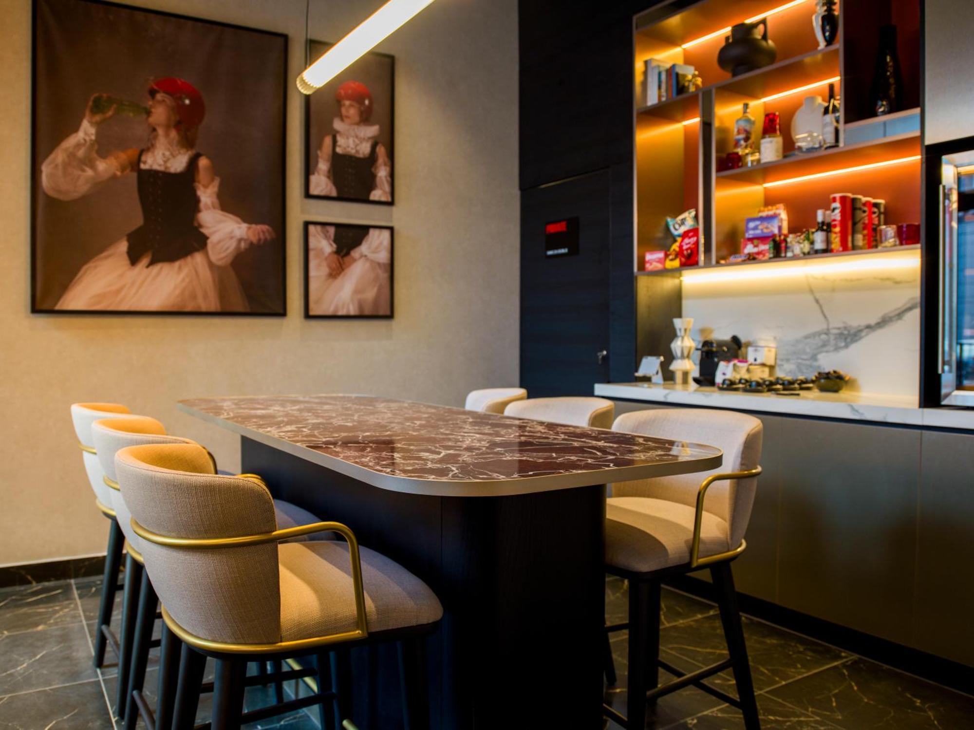 Radisson Red Belgrade Hotel Екстериор снимка