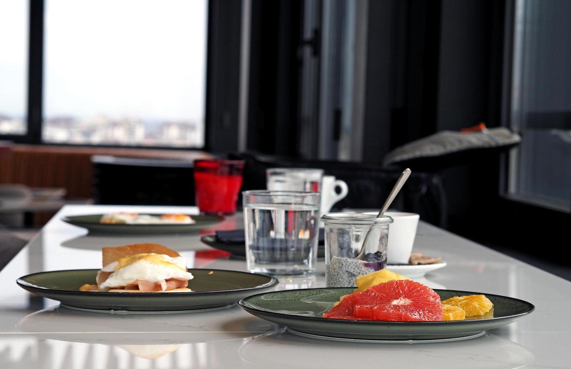 Radisson Red Belgrade Hotel Екстериор снимка
