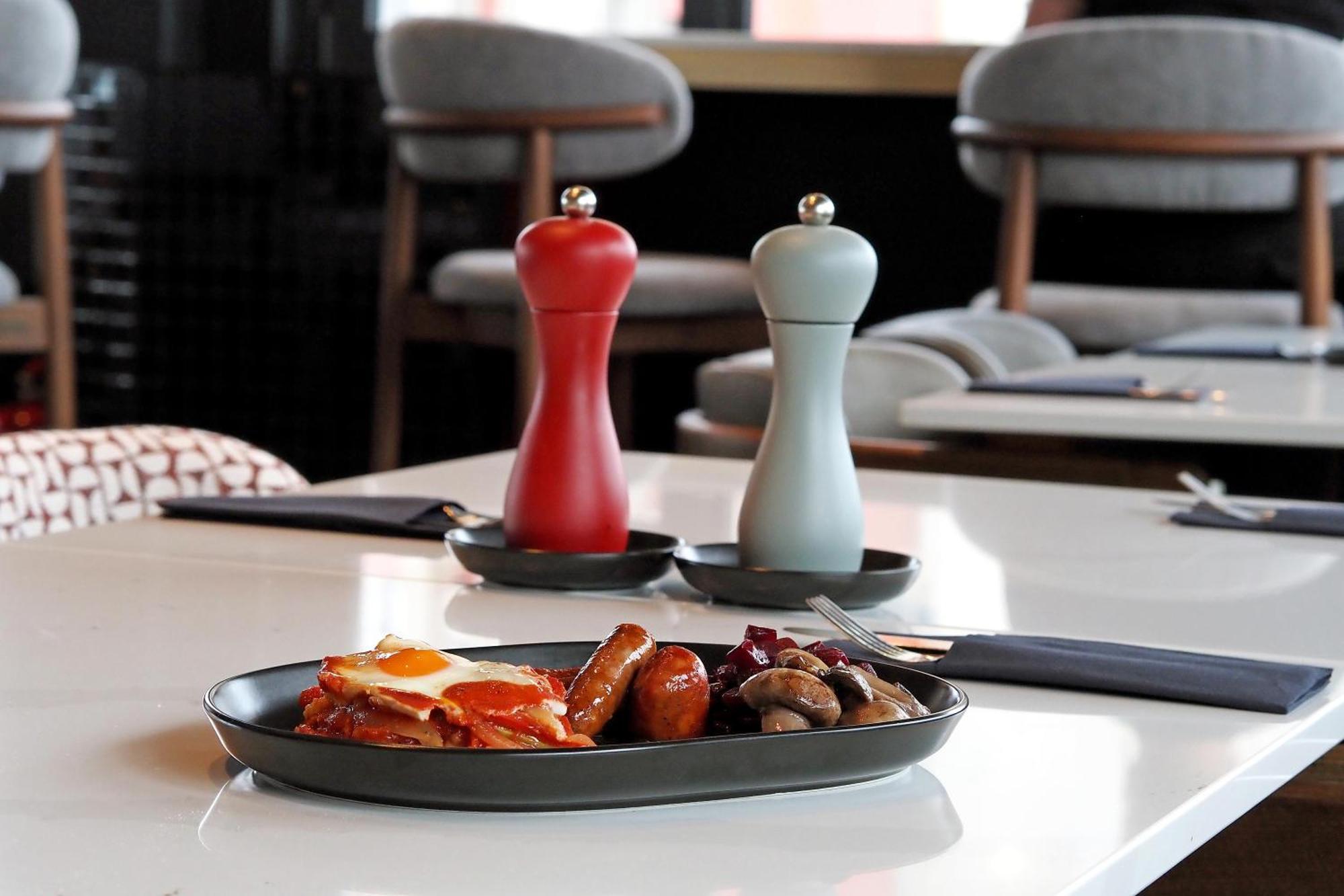 Radisson Red Belgrade Hotel Екстериор снимка