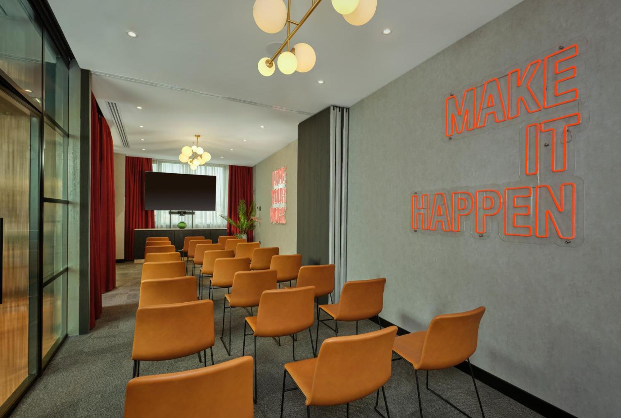 Radisson Red Belgrade Hotel Екстериор снимка