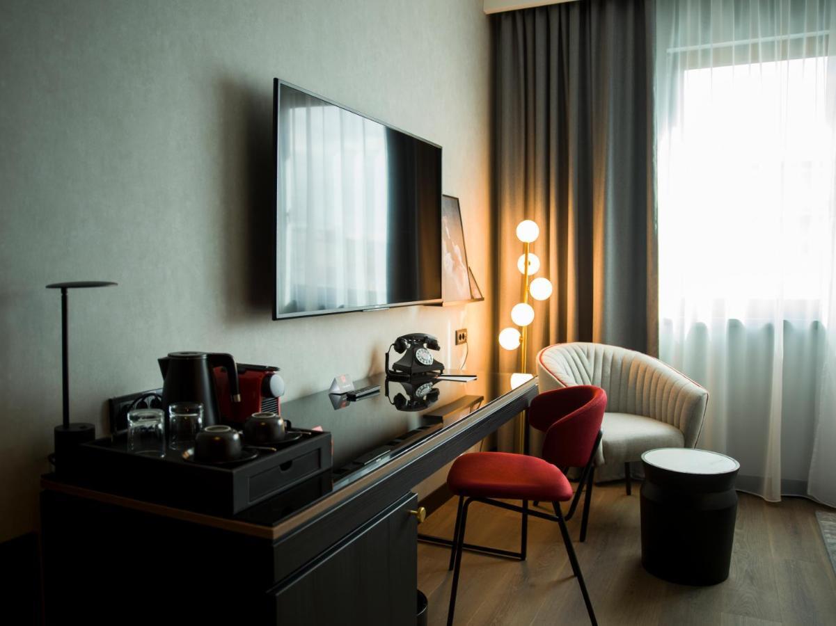 Radisson Red Belgrade Hotel Екстериор снимка